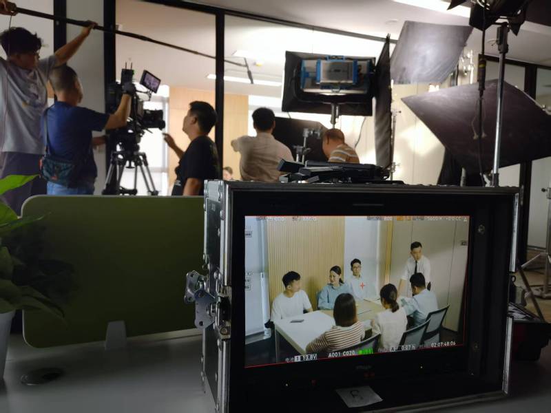 抚州TVC拍摄公司：科技产品视觉化大师，诠释未来感与功能美学